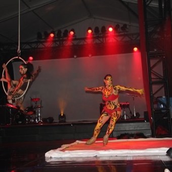 Entertainment: Glisse on Ice Shows 17