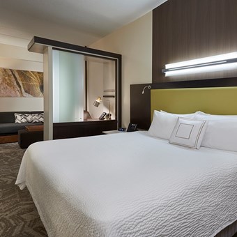 Hotels: SpringHill Suites Marriott Vaughan 24