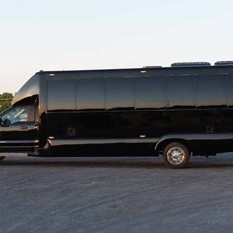 Limousines: GTN Partners Chauffeured Coach & Limo Services 14