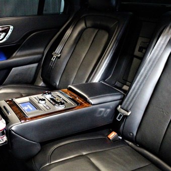 Limousines: GTN Partners Chauffeured Coach & Limo Services 13