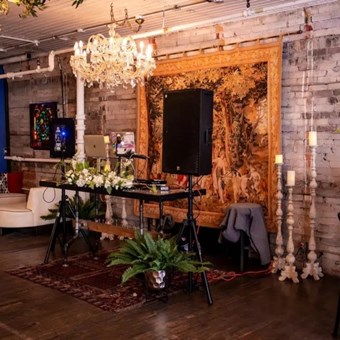Special Event Venues: The Lodge On Queen 11