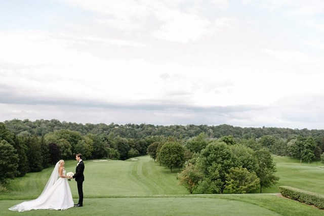 Sarah and Chris' Cosmopolitan Wedding at Rosedale Golf Club