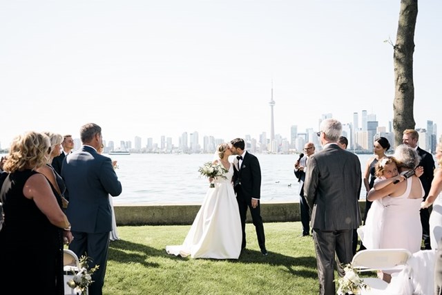 Julie and Darren's Perfect Summer Wedding at the Royal Canadian Yacht Club