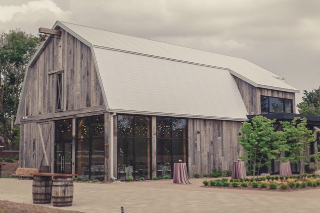 The Ultimate List of Wedding Barn Venues in (or reasonably close) to Toronto/GTA