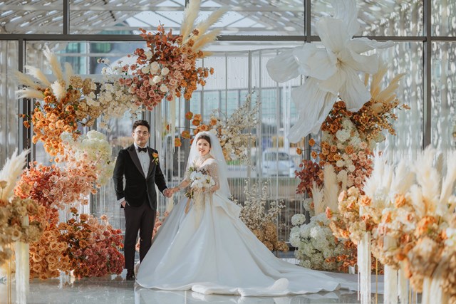 Han and Marjie's Blooming Luxurious Wedding at Hotel X Toronto