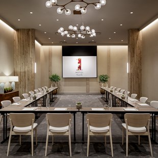 1 Hotel Toronto