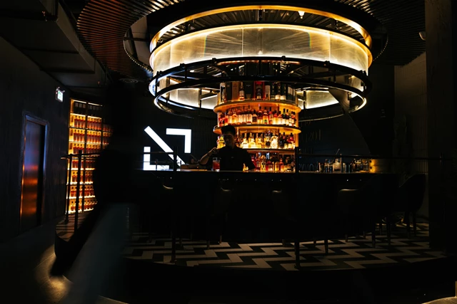 Restaurants: Bar 404 1