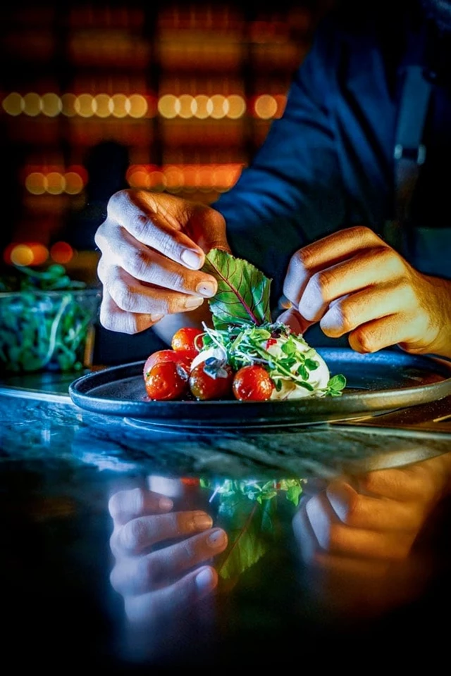 Restaurants: Bar 404 6