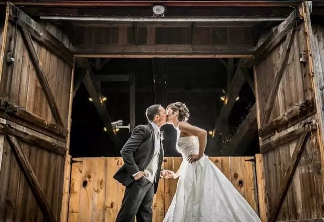 Barn Venues: Belcroft Estate 2