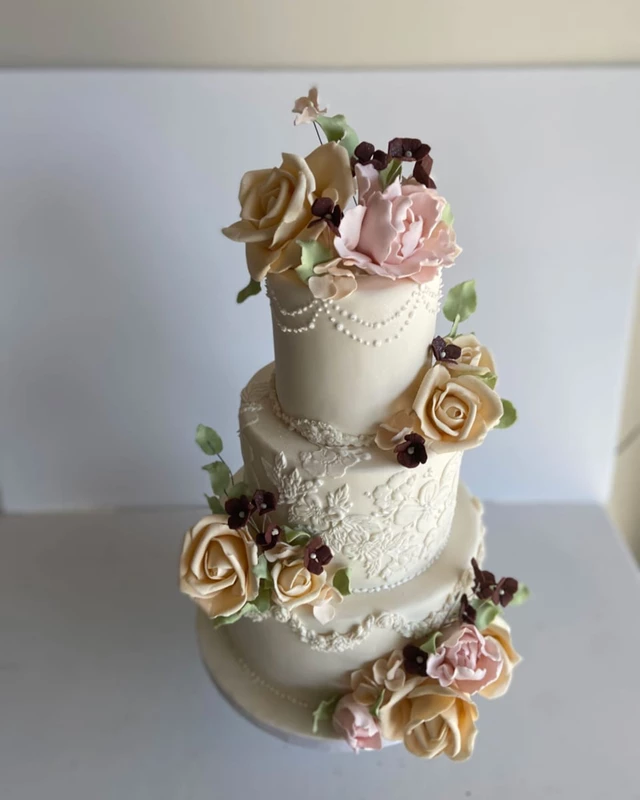 Wedding Cakes: Cake Box 2