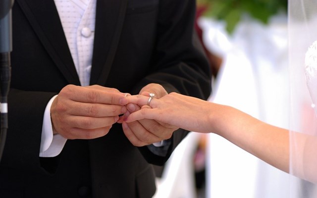 Officiants: Caterina Giovane Officiant 12