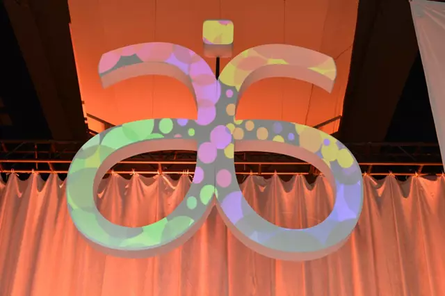 Audio / Visual: Center Stage AV 4