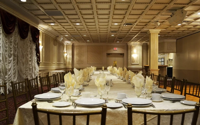 Banquet Halls: Chateau Le Jardin Event Venue 11