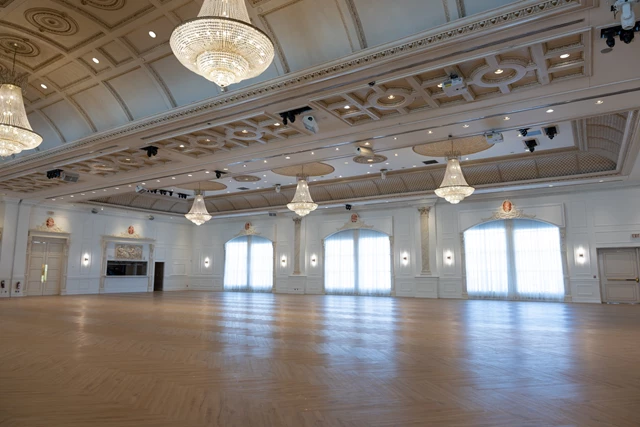 Banquet Halls: Chateau Le Jardin Event Venue 13