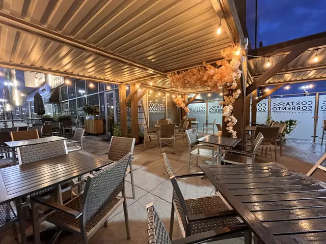 Restaurants: Costa Sorrento 4