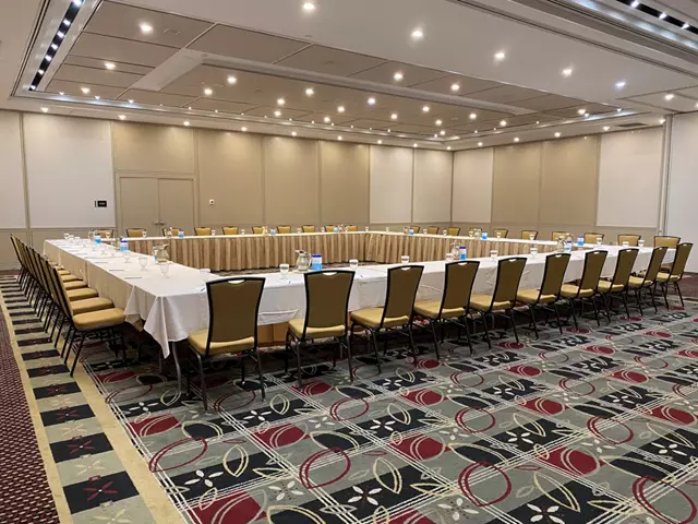 Hotels: DoubleTree by Hilton Toronto Downtown 5