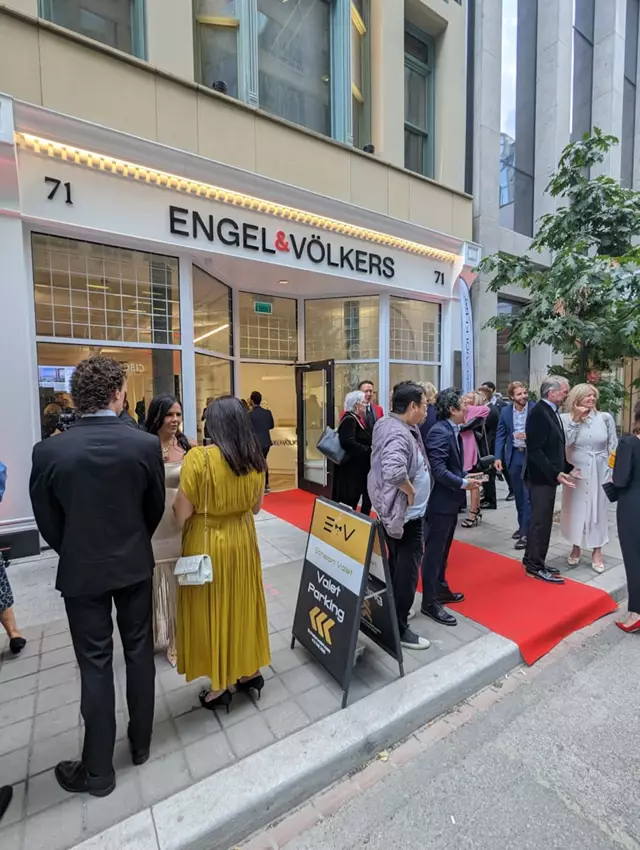 Valet Services: Echelon Valet 2