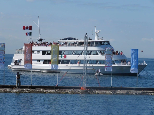 Cruise Ship/Yachts: Empress of Canada 16