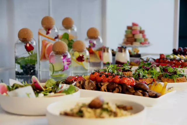 Wedding Caterers: Encore Catering 18