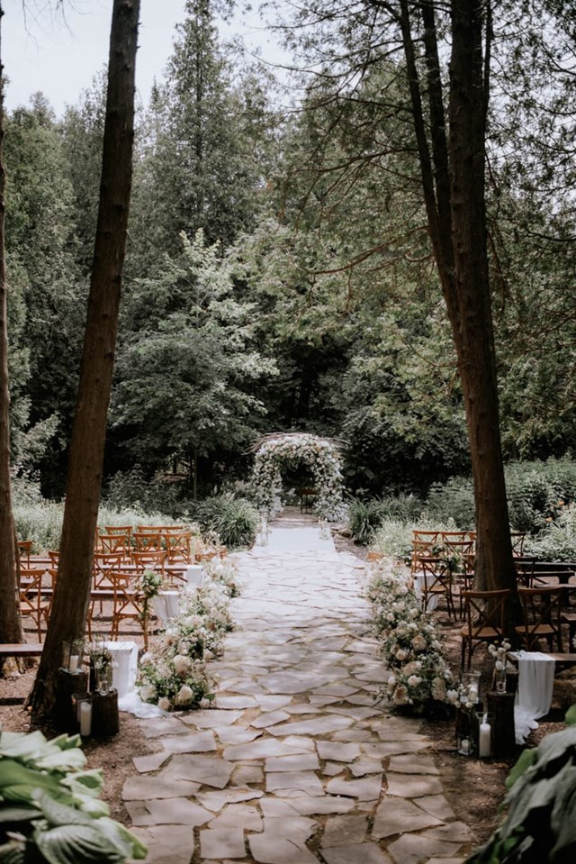 Barn Venues: Erin Estate 8