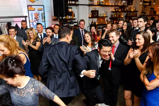 Disc Jockey's / DJs: Evolved Entertainment 3