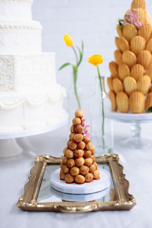 Wedding Cakes: Finespun Cakes & Pastries 1