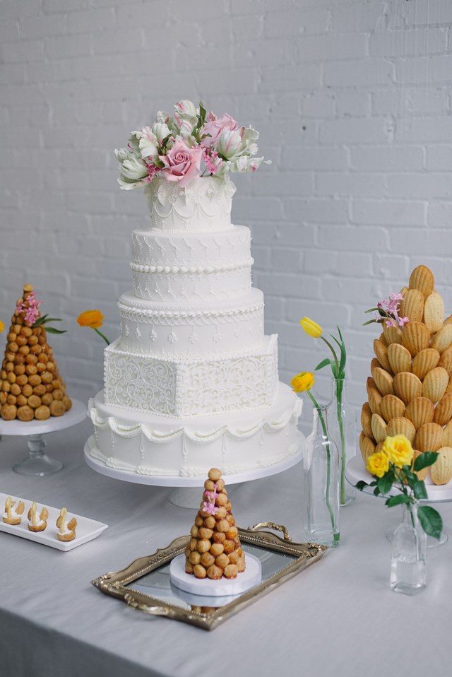 Wedding Cakes: Finespun Cakes & Pastries 2