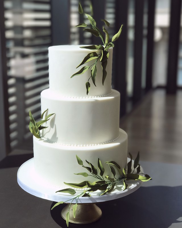 Wedding Cakes: Finespun Cakes & Pastries 5