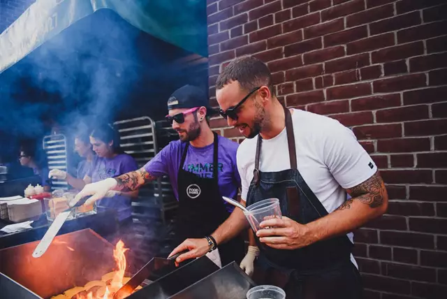 Full Service Caterers: Food Dudes 21