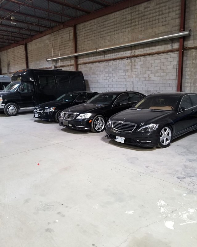 Limousines: GTN Partners Chauffeured Coach & Limo Services 20