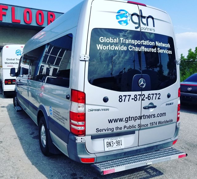 Limousines: GTN Partners Chauffeured Coach & Limo Services 4