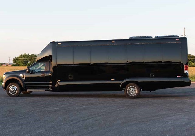 Limousines: GTN Partners Chauffeured Coach & Limo Services 14