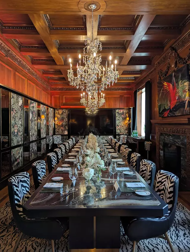 Restaurants: Harbour 60 1