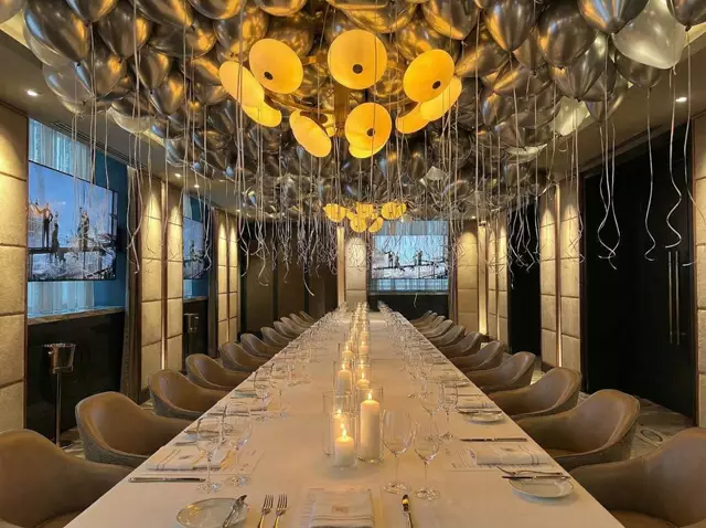 Restaurants: Harbour 60 3