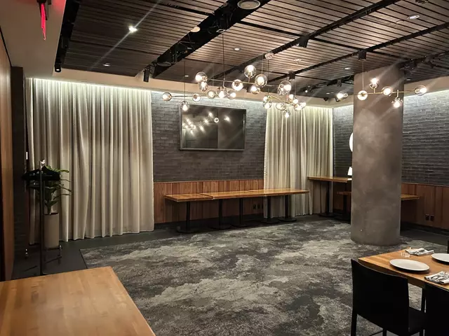 Restaurants: JOEY Eaton Centre 4