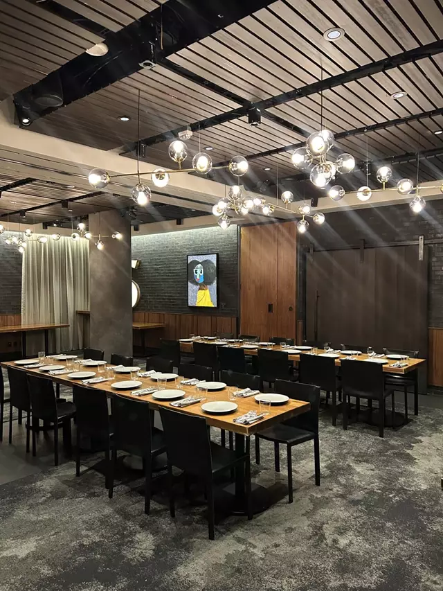 Restaurants: JOEY Eaton Centre 3