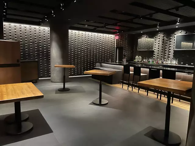 Restaurants: JOEY Eaton Centre 2