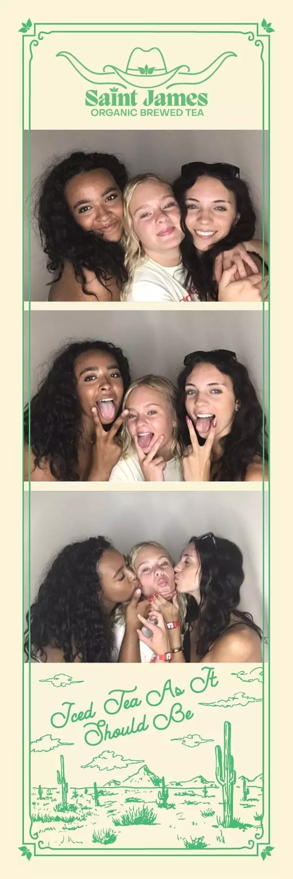 Photo Booths: LOL Photo Booth 3