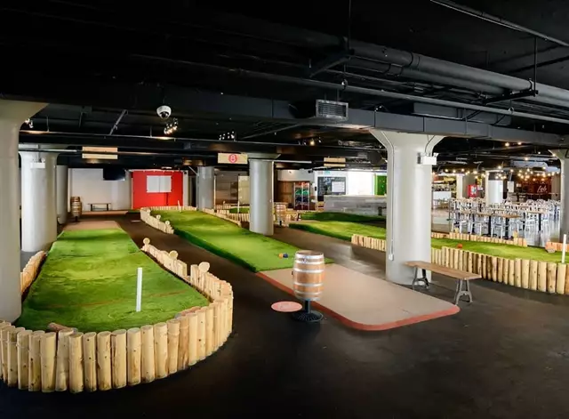 Entertainment Venues: Lob Toronto 1