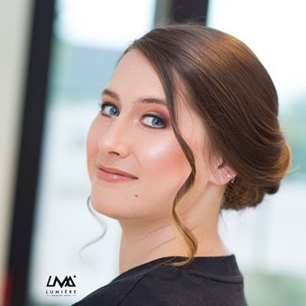 Hair & Makeup: Lumiere Beauty Atelier 4