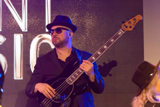 Live Music & Bands: Main Event Music 4