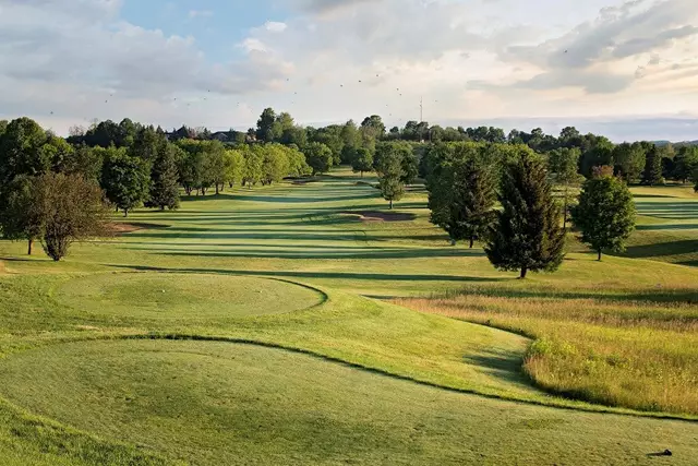 Golf & Country Clubs: Mill Run Golf Club 1