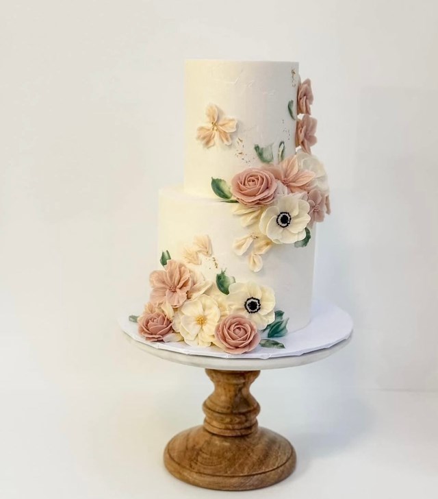 Wedding Cakes: Minnie’s Cakery 6