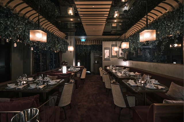 Restaurants: Mott 32 Restaurant 2