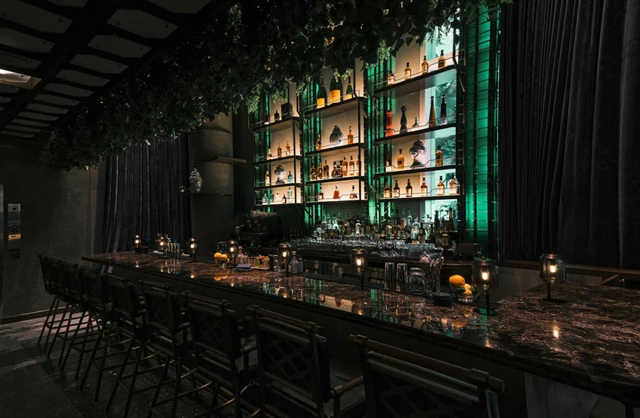 Restaurants: Mott 32 Restaurant 4