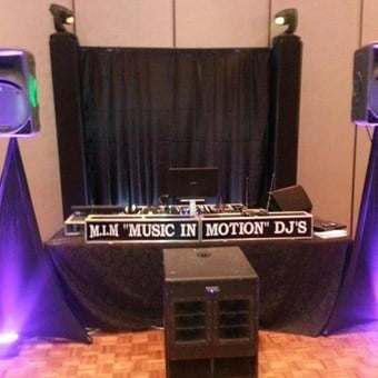Disc Jockey's / DJs: Music in Motion DJ Service 10