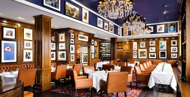 Restaurants: Oak Room 1