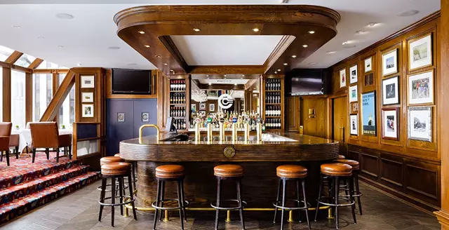 Restaurants: Oak Room 5