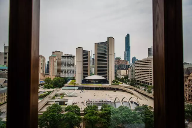 Restaurants: Oak Room 4