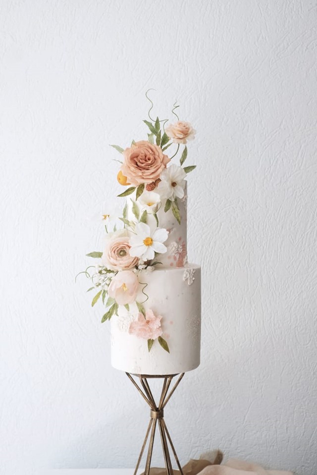 Wedding Cakes: Olivia Yang Cake Studio 17